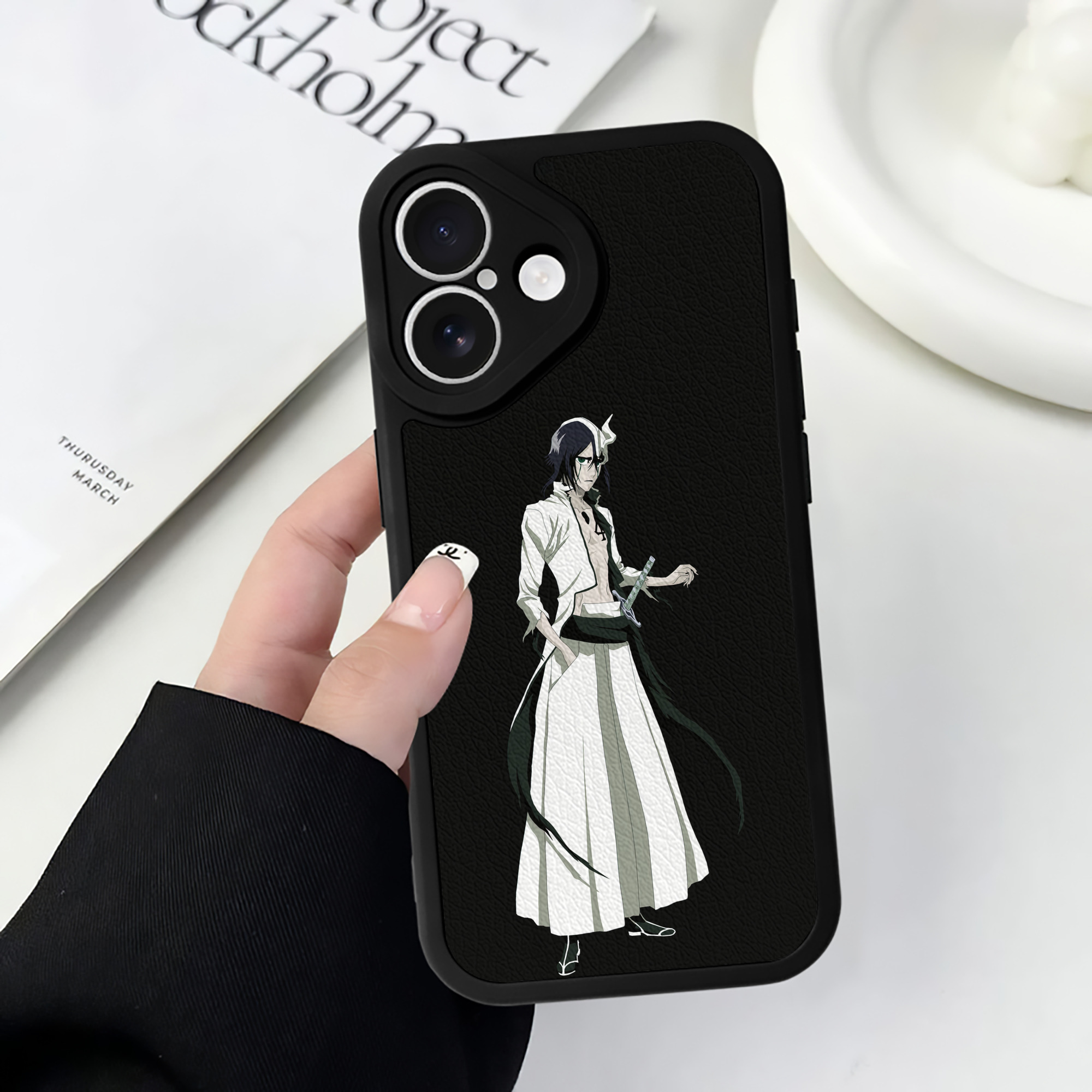 （画像用） ブリーチ ウルキオラ·シファー BLEACH Ulquiorra cifer 【iPhone 16シリーズ対応】シリコンスマホケース（レザー調） 材質：シリコン